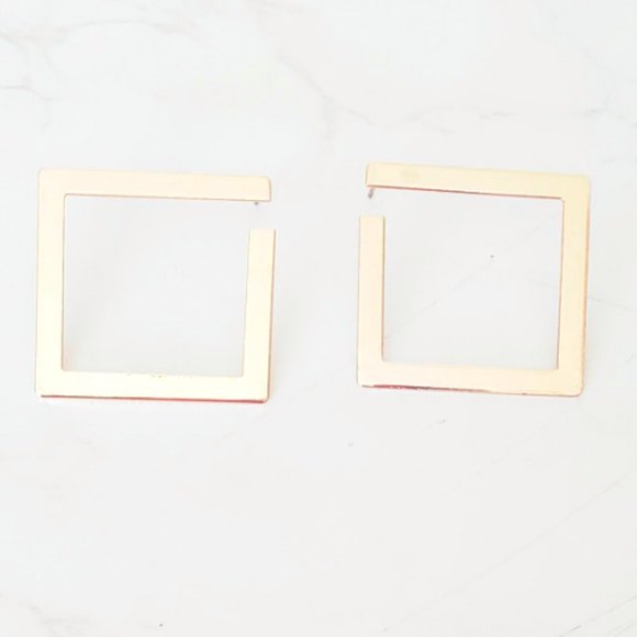 Gold Earrings - Picture 1 of 1